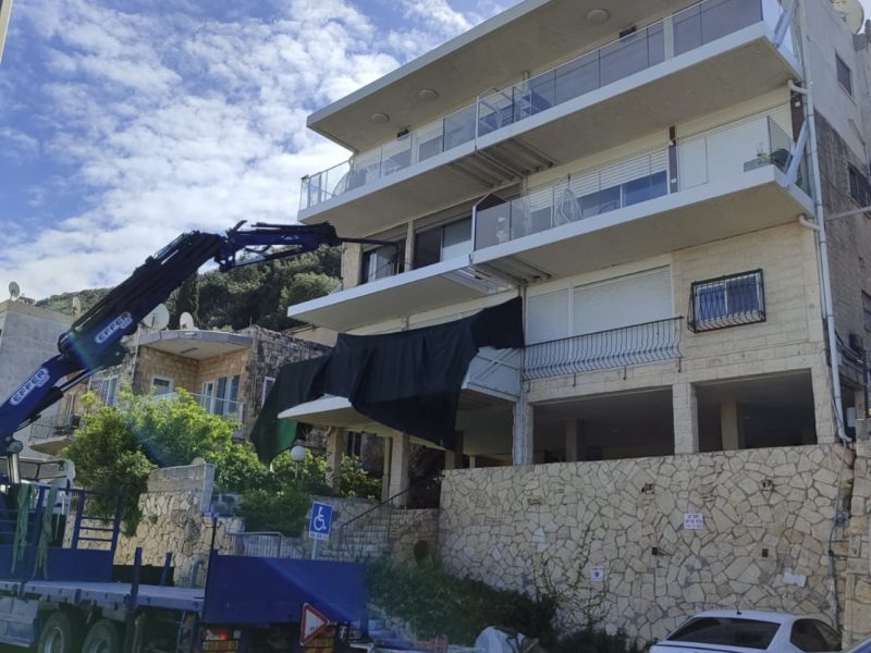 אמיר בלאן | קבלן יצור והתקנת מרפסות תלויות מפלדה