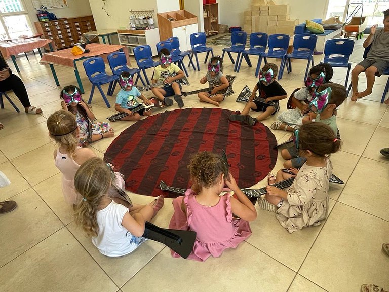 נילי עליה דה בוטון | החבר הסודי של יעלה | ספר מנחה להורים וילדים