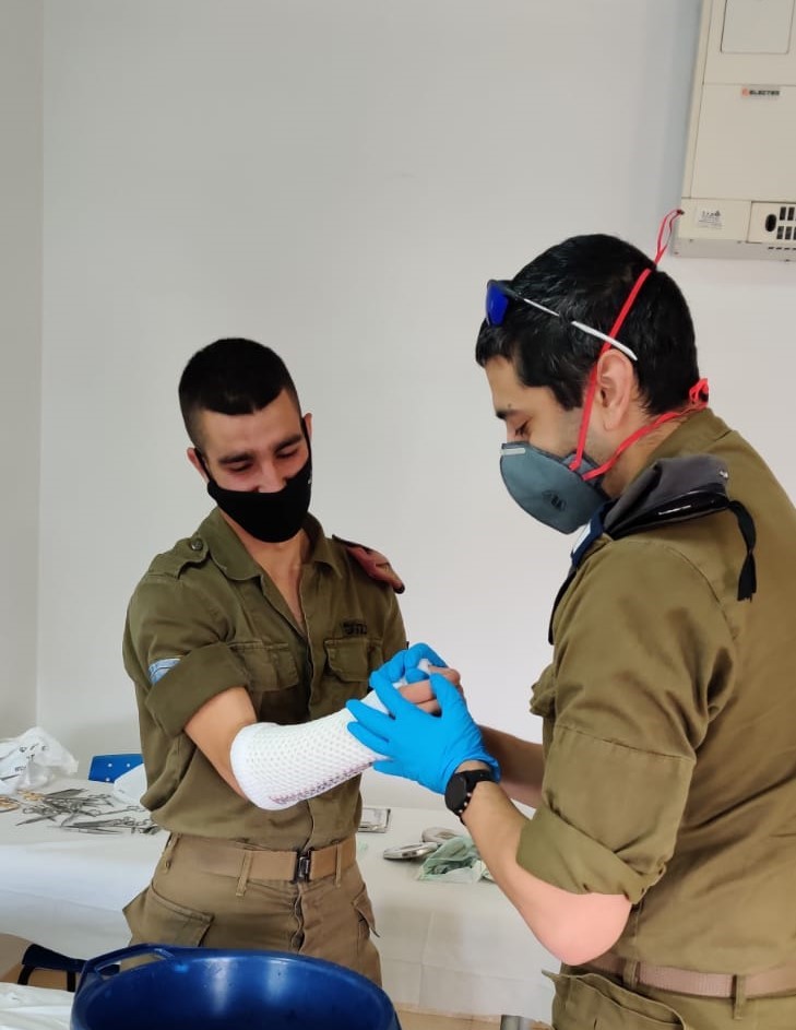 ד"ר שחר בר יהודה | גבס קל אורתופדי | גבס קל | טיפול שברים מתקדם | גבס רחיץ | יבנה רחובות אשדוד והסביבה
