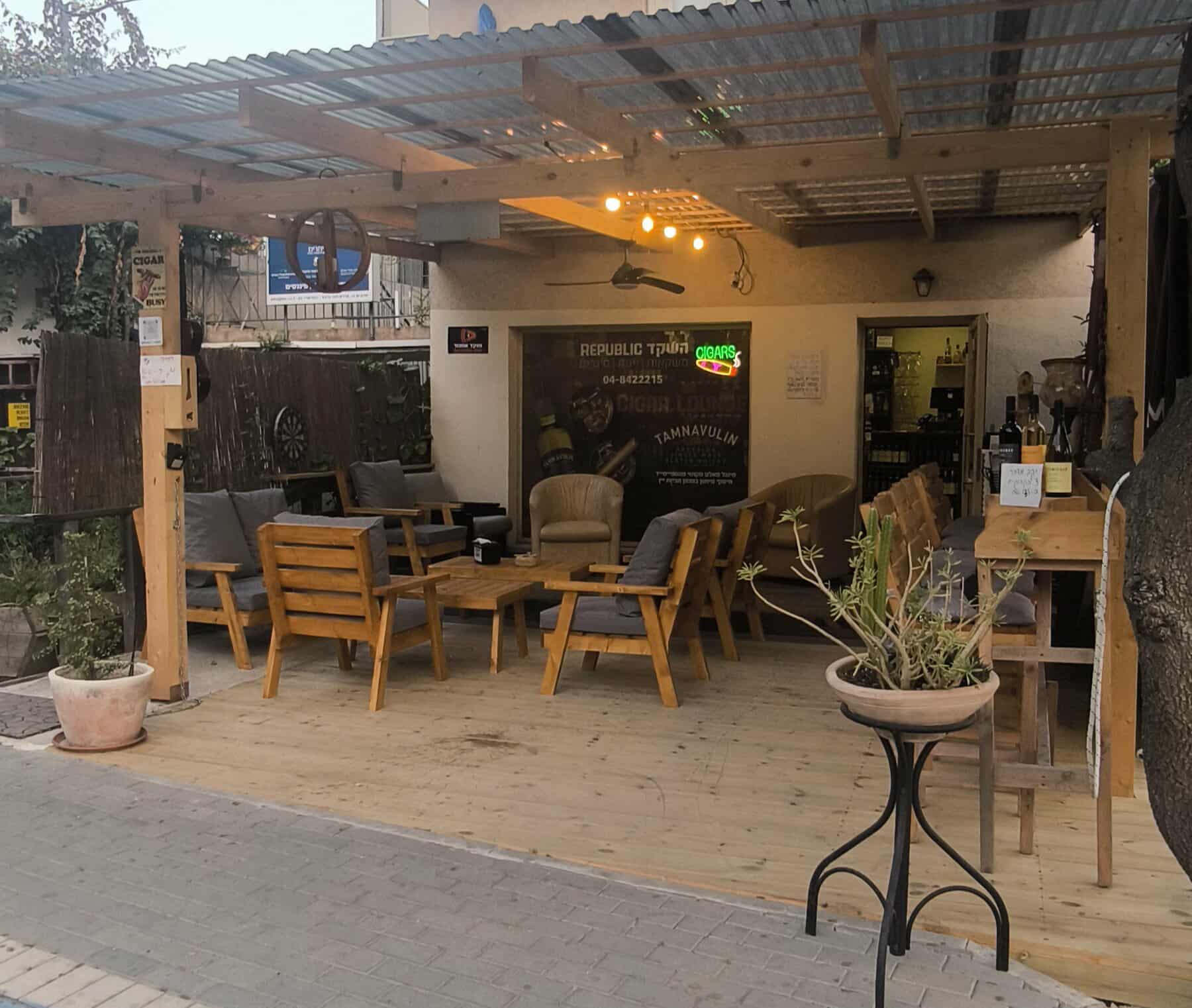 ריפבליק השקד: חנות בר יין / סיגר לאונג' | פרדס חנה כרכור חרובים 12