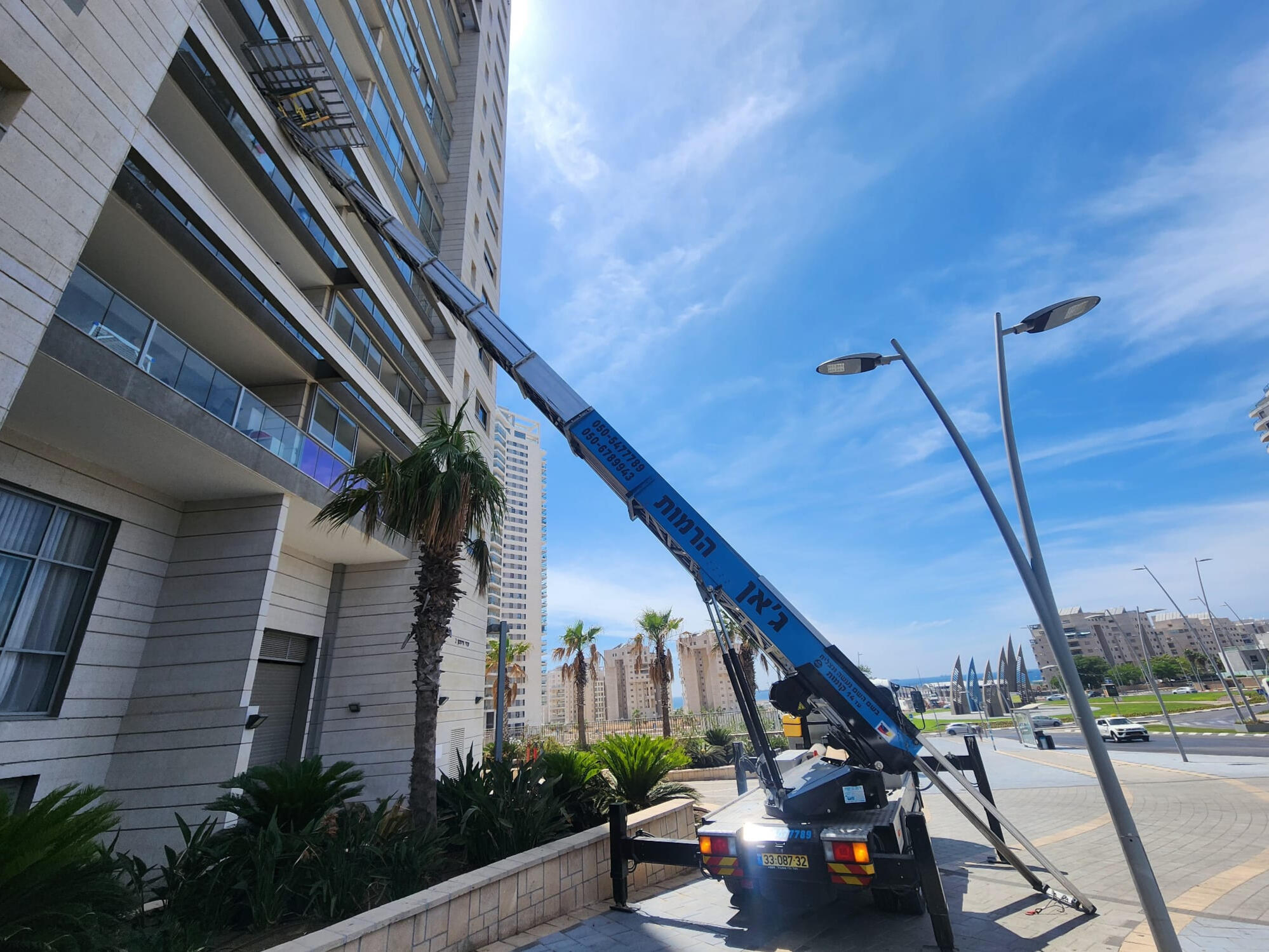 ג'אן הרמות | גבריאל ג'אן | מנוף הרמה באשדוד | שירותי מנוף הרמה | הרמת משא מקצועית | אשדוד והסביבה - שירותי הובלה והרמה