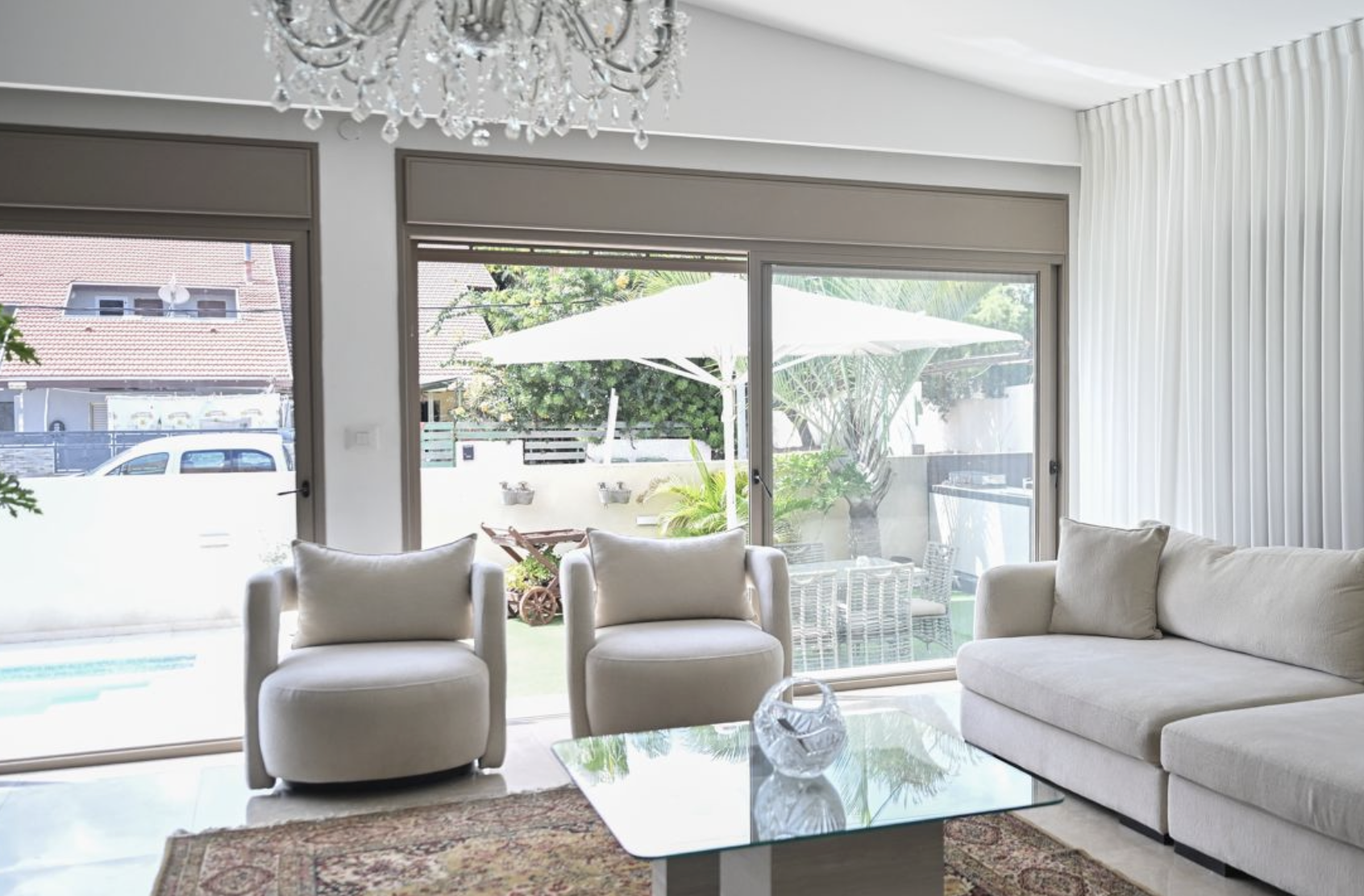 לוגו ח.ז יזמות | חיים זיטוני | בנייה ושיפוצים | שיפוצים כלליים | מרכז הארץ