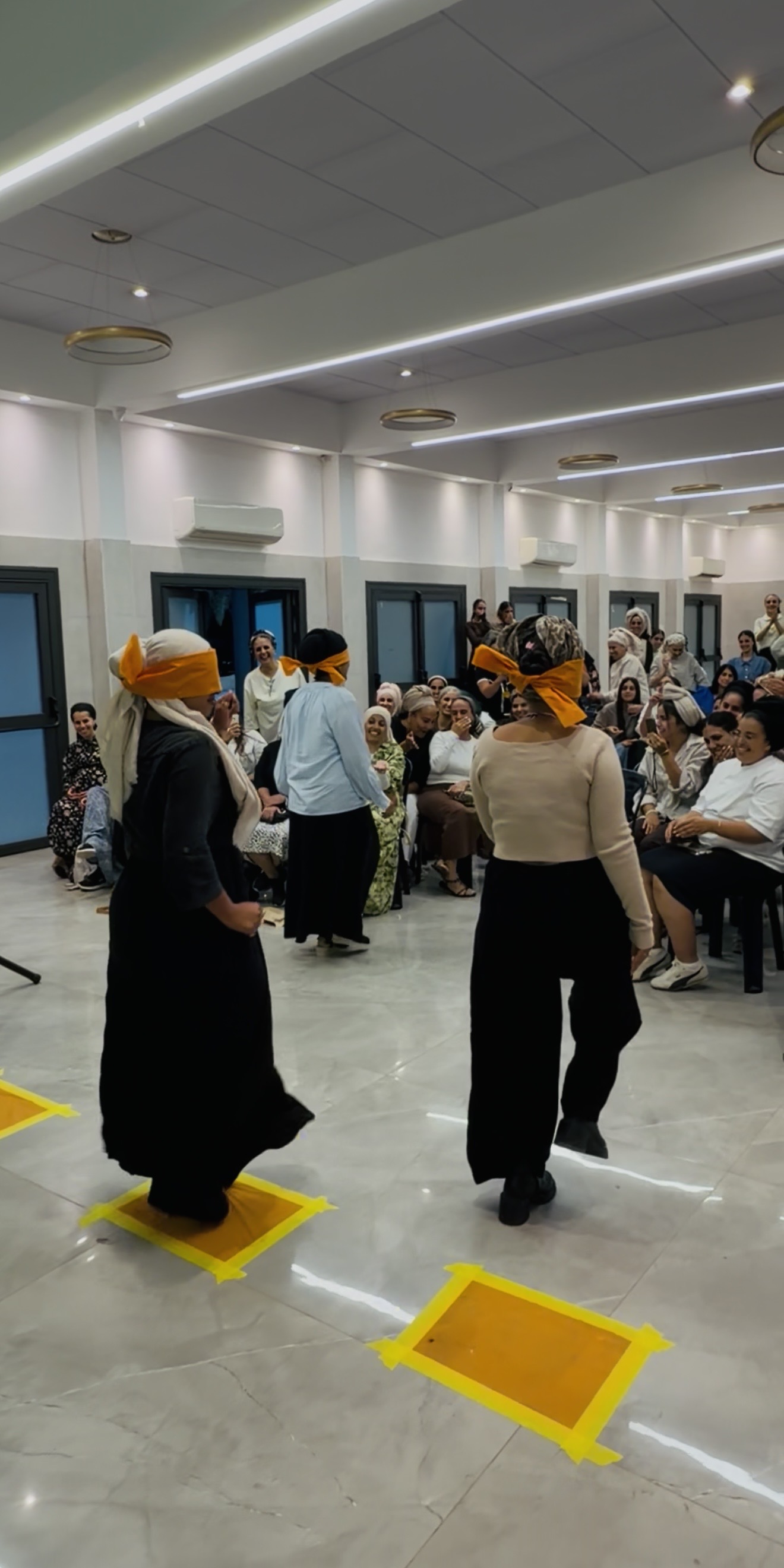משחק חווייתי בערב נשים בהנחיית לירון טרי